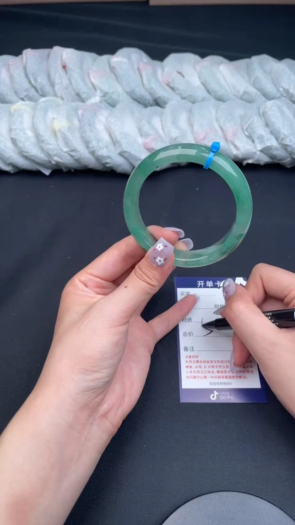 石英质玉（非洲翠）手镯未镶嵌非洲翠A货拍一发一79