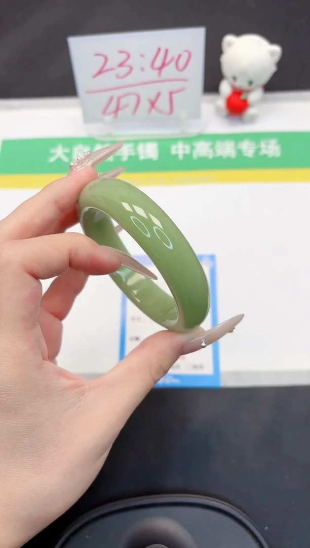 【闪购商品】石英质玉手镯未镶嵌15-57.8