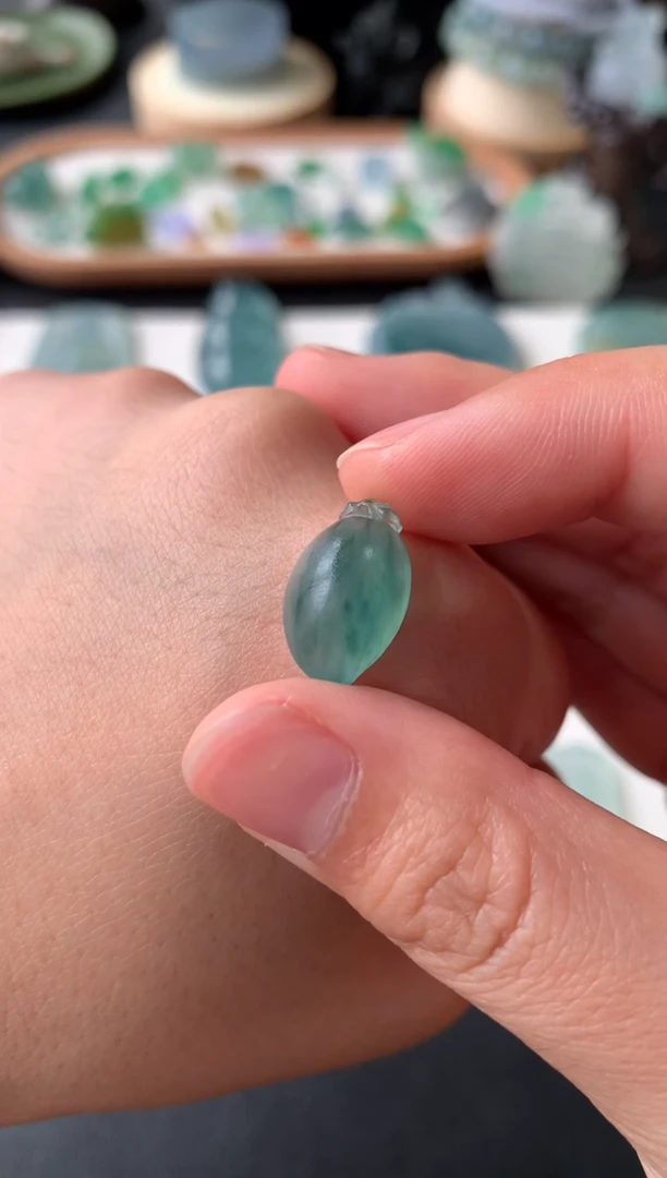 定制翡翠未镶嵌翡翠