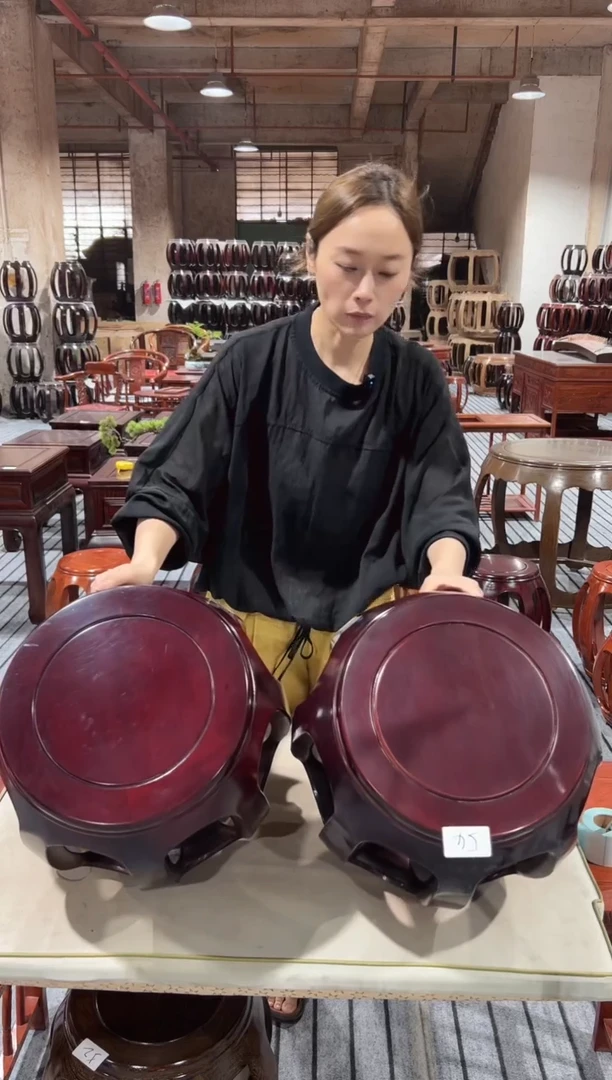 花梨木类端景台54微瑕一对亚花梨深色小号鼓凳不退不换