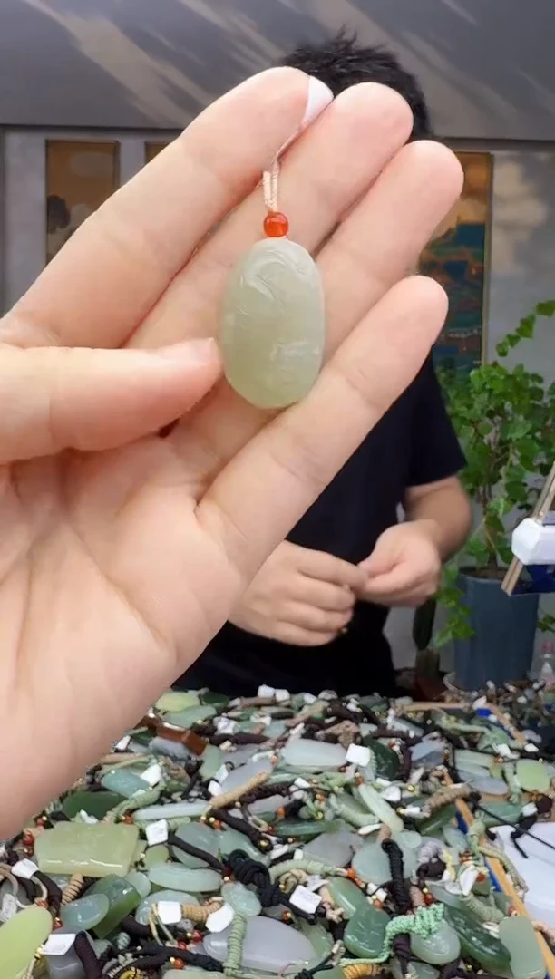 未镶嵌和田玉挂件拍一发一