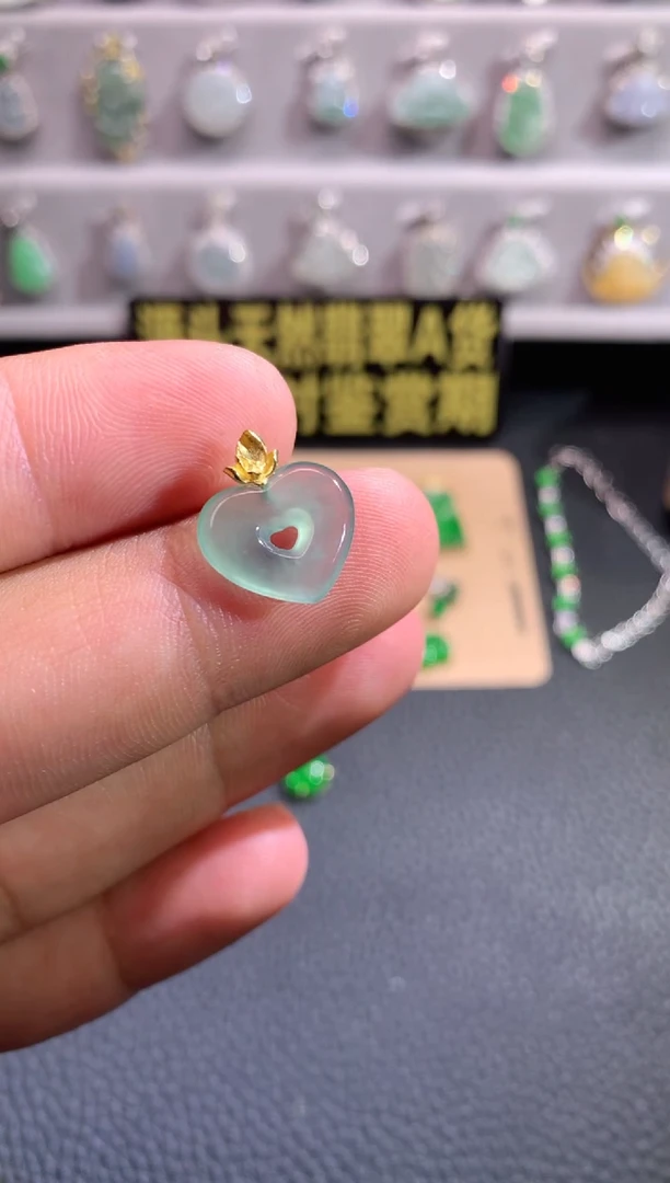 吊坠(不含链)18K金镶嵌翡翠天然A货，双十一福利