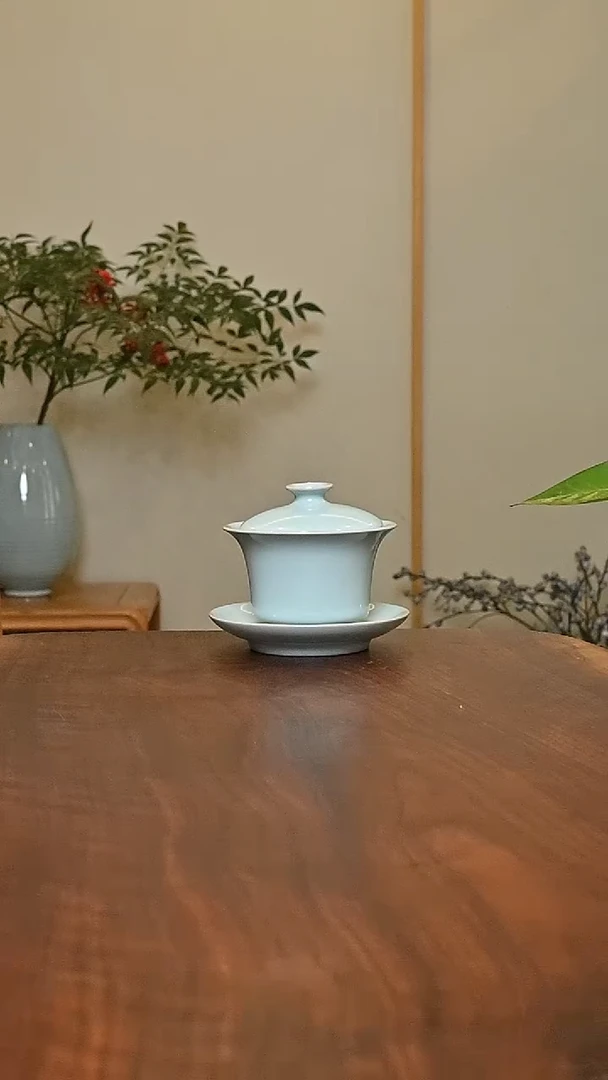 马蹄盖碗 天青 微瑕 朱法喜款