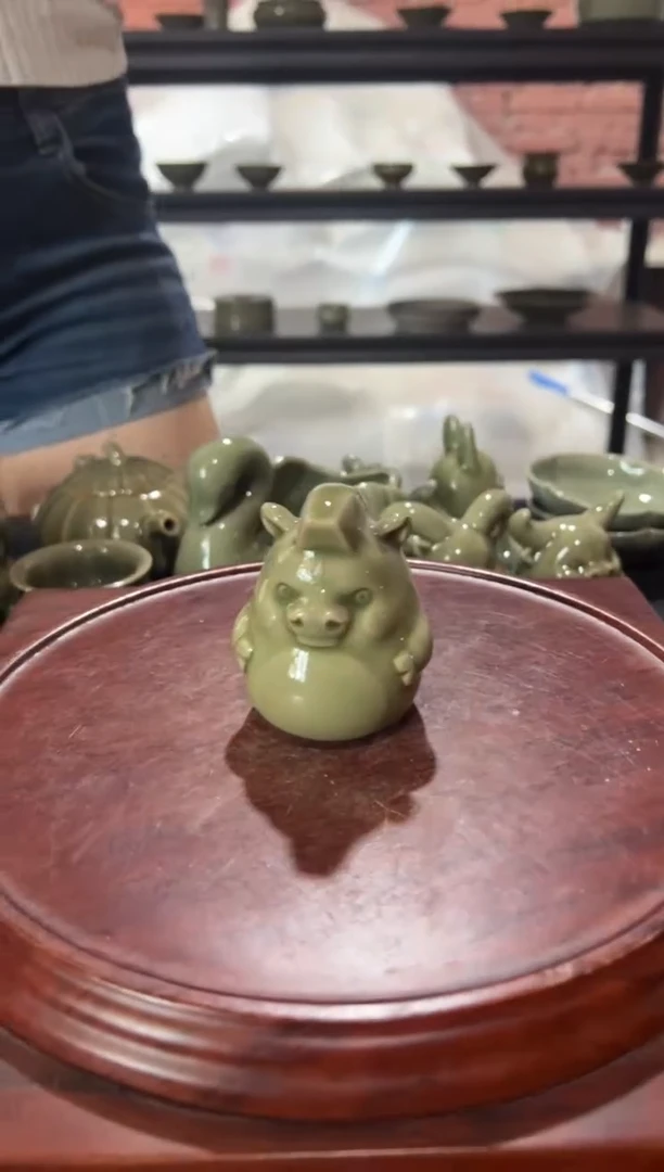 耀州窑青瓷十二生肖马茶宠摆件