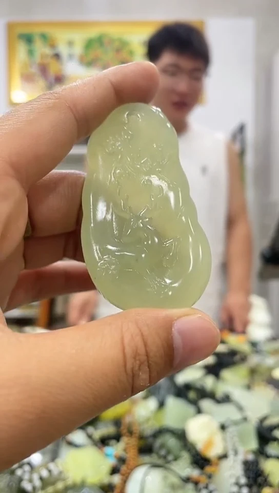 岫玉未镶嵌挂件
