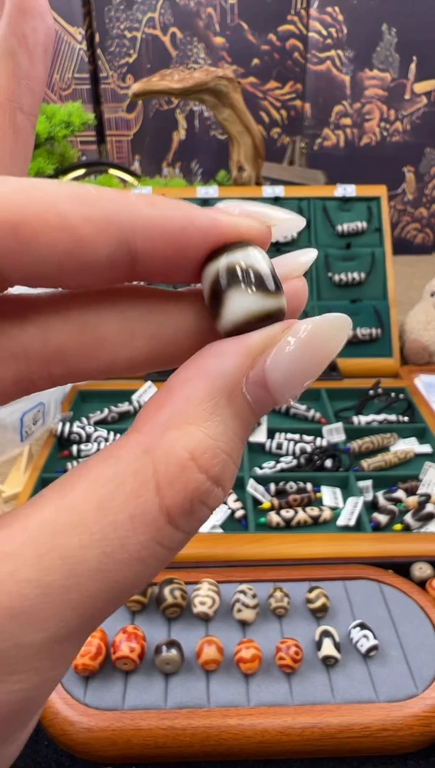 玛瑙/玉髓吊坠(不含链)未镶嵌39.（微瑕随机发货）