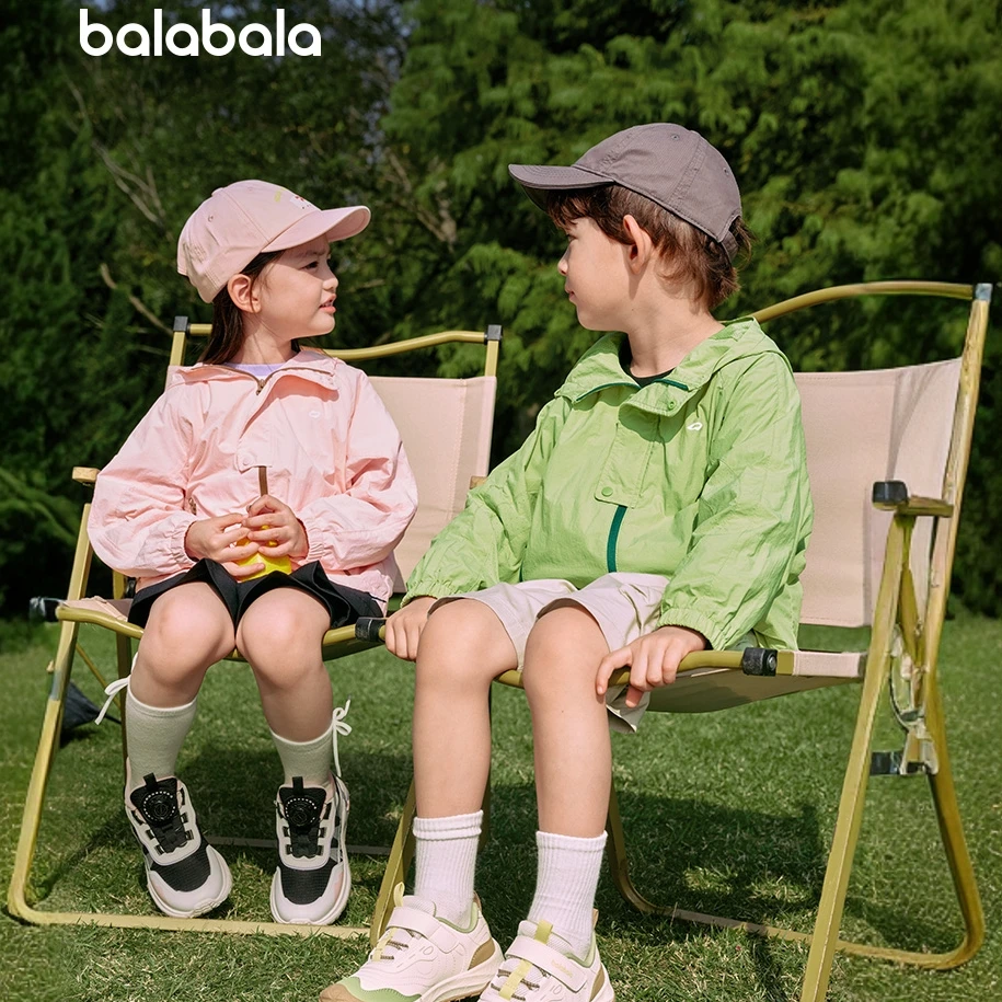 巴拉巴拉男女儿童装外套2025新春装百搭户外上衣连帽欧若风穿搭