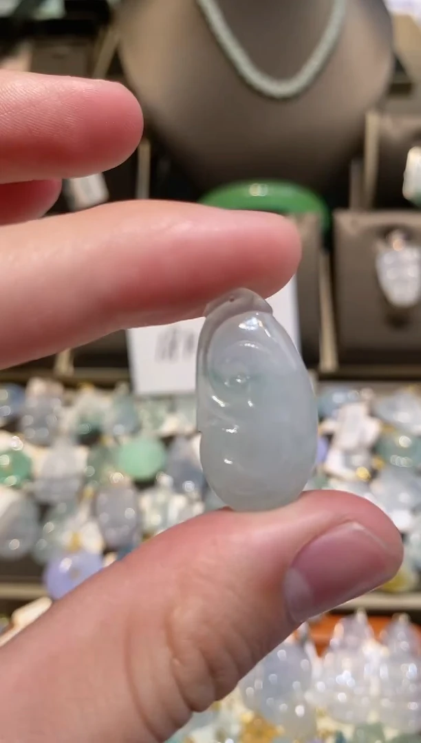 【闪购商品】翡翠颈饰未镶嵌天然A货翡翠一件