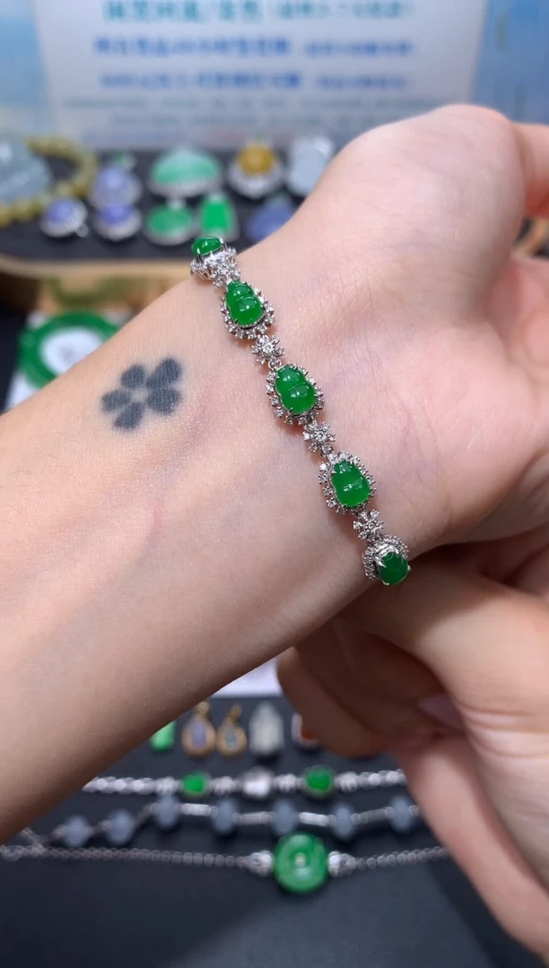 翡翠18K金镶嵌颈饰模式推广期48小时鉴赏期