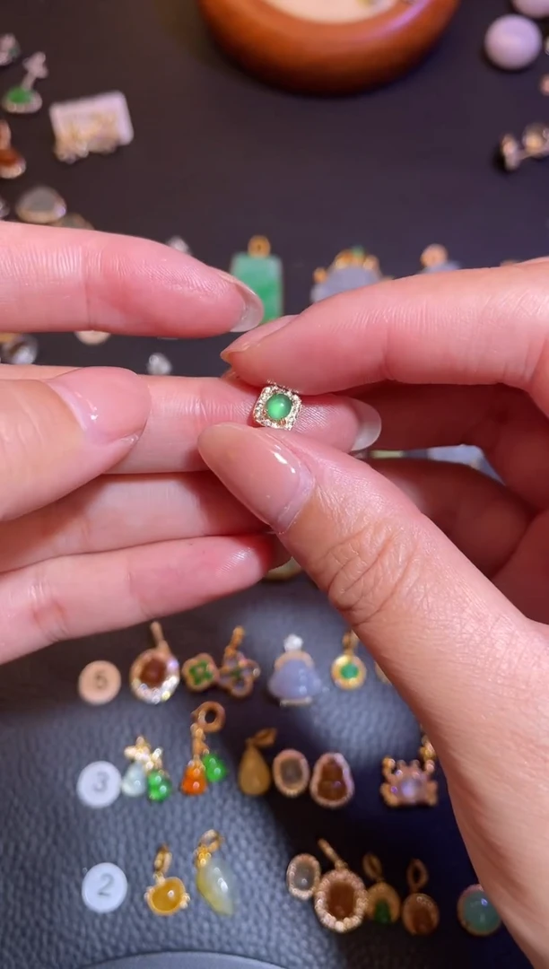 颈饰银S925镶嵌翡翠a货翡翠