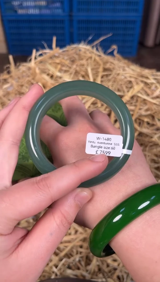 未镶嵌手镯石英质玉W1480