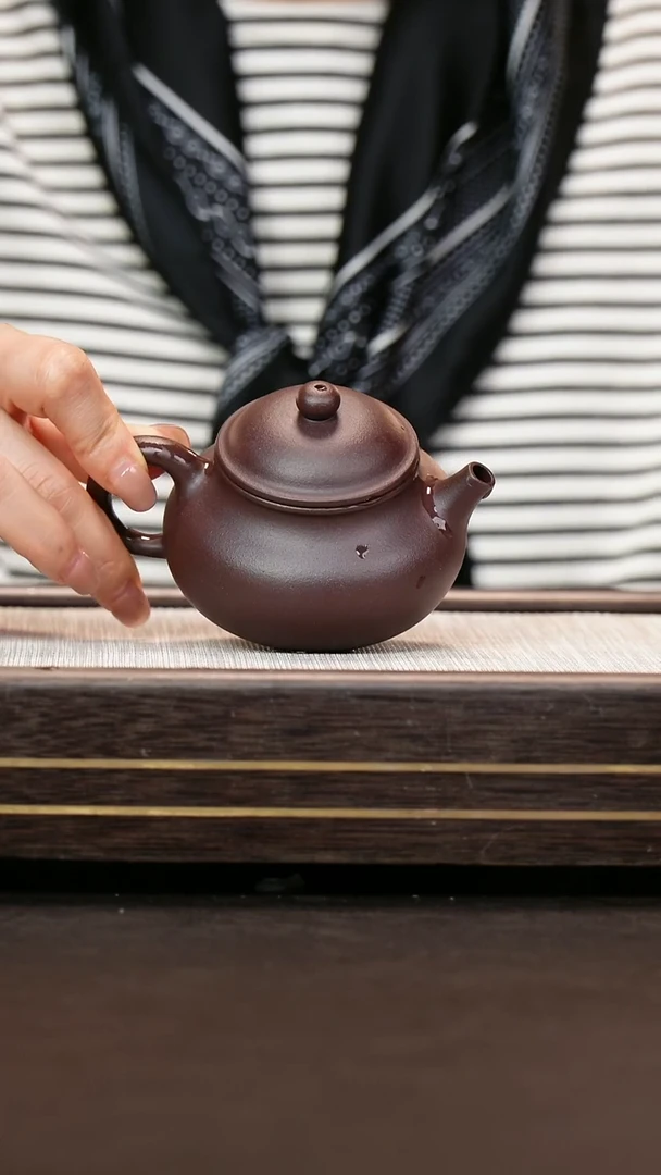 茶壶紫砂深井紫泥  容天壶
