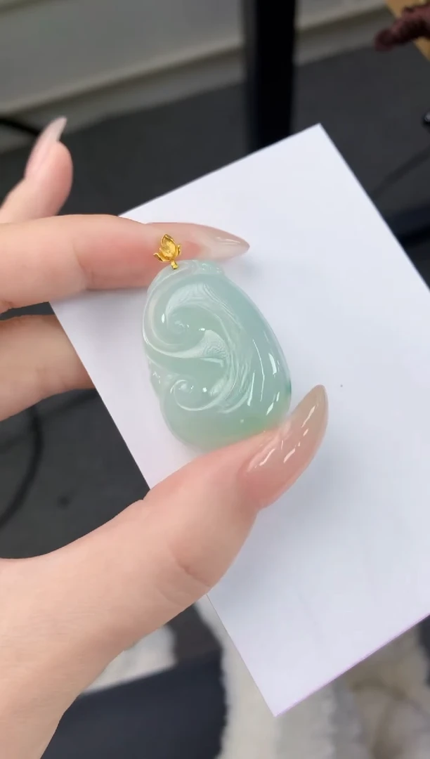 翡翠18K金镶嵌颈饰天然A货翡翠挂件