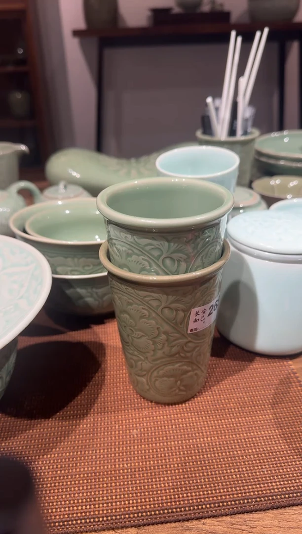 瓷微瑕白泥可乐杯1只