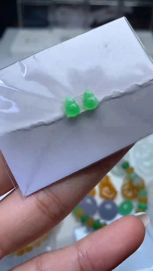 未镶嵌定制翡翠毛货