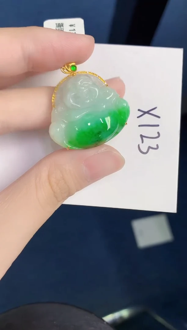 颈饰18K金镶嵌翡翠天然翡翠缅甸A货