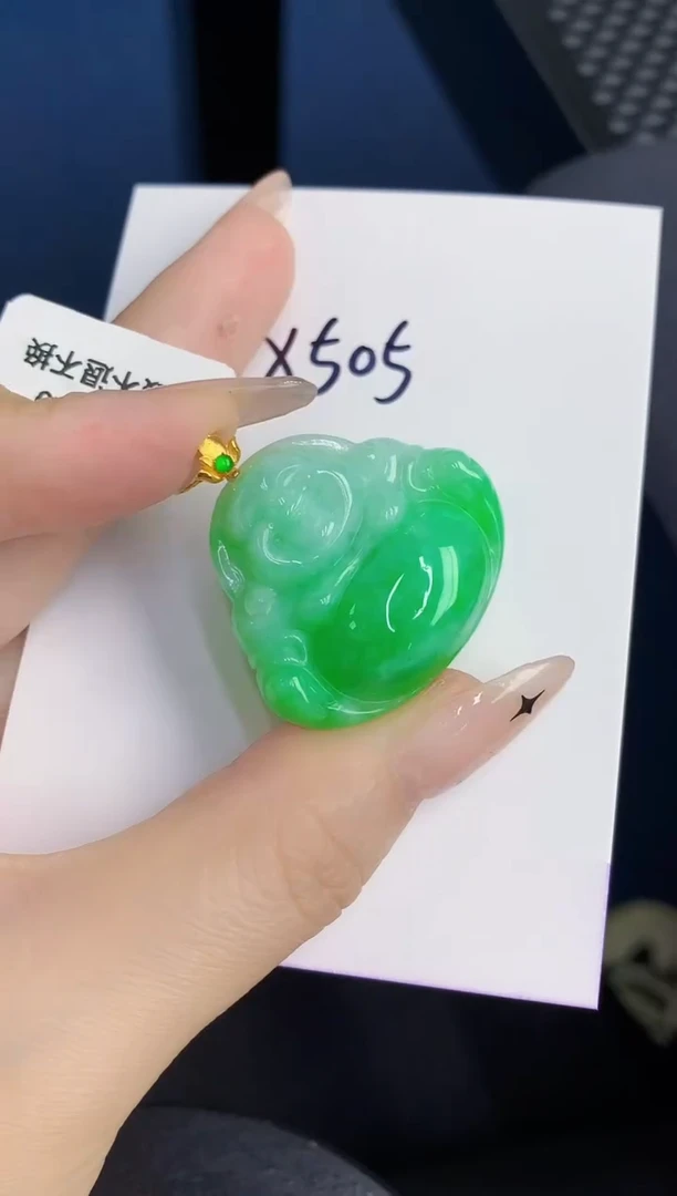 颈饰18K金镶嵌翡翠缅甸天然翡翠A货