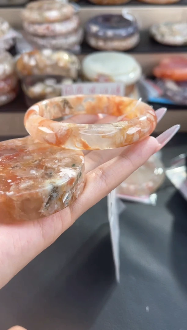 未镶嵌手镯石英质玉58