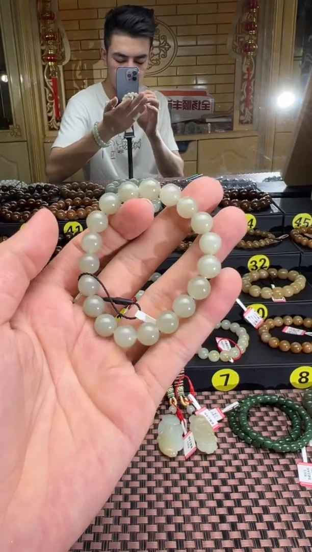 手串未镶嵌和田玉且末料青白玉手串卡10