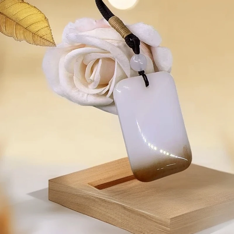 【高端甄选】天然一口糖和田玉无事牌吊坠