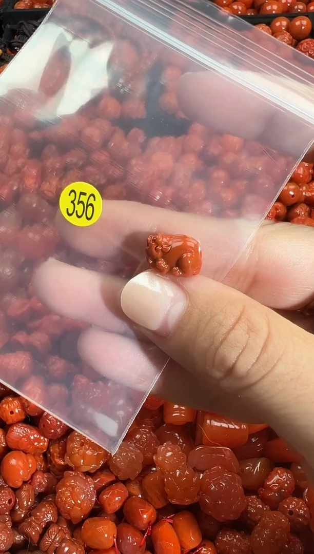 颈饰未镶嵌南红玛瑙1