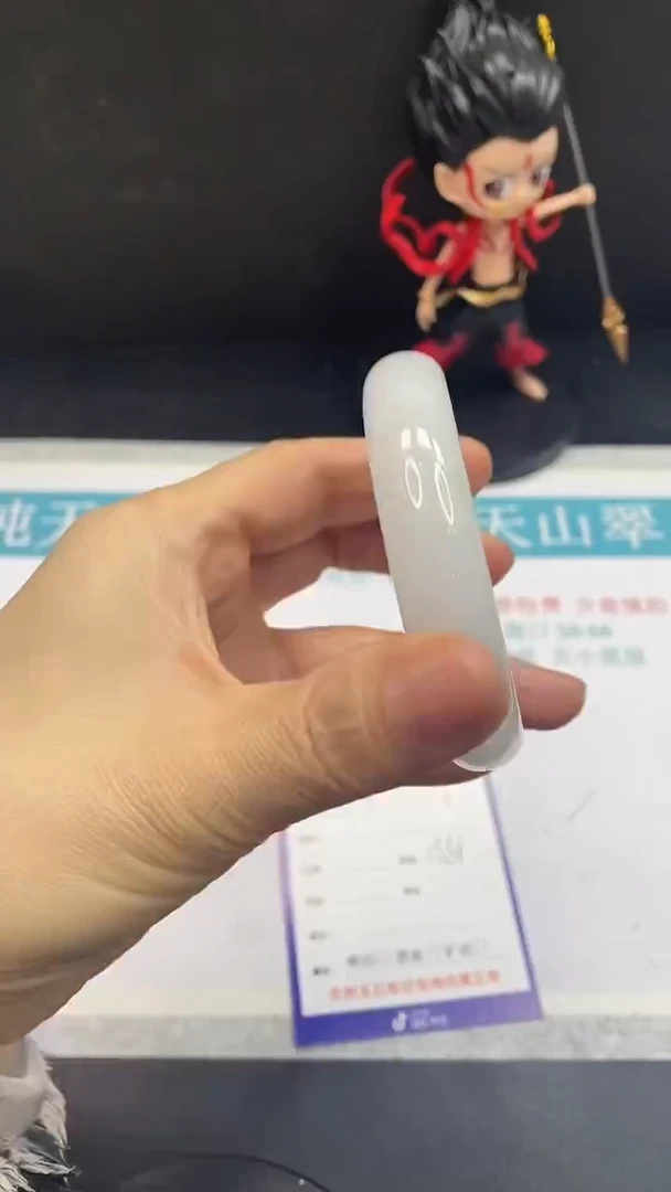 未镶嵌手镯石英质玉1