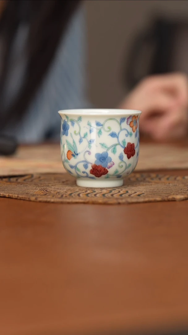 杯屹朴堂青花釉里红斗彩迎春花撇口杯