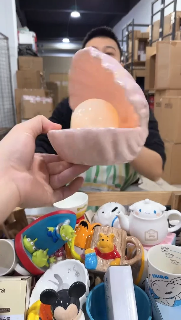 瓷片粉色贝壳带灯摆件