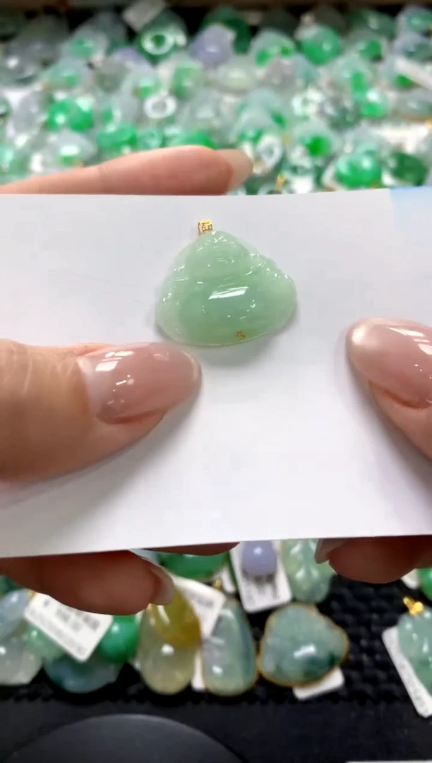 翡翠18K金镶嵌颈饰11111111111111111