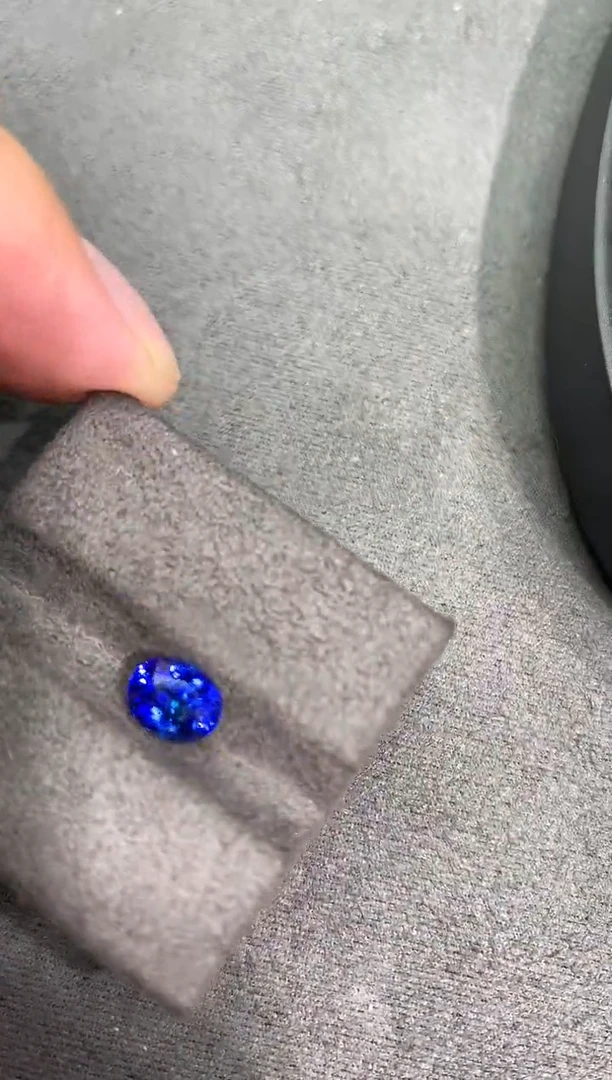 蓝宝石裸石未镶嵌a-487 1.35ct