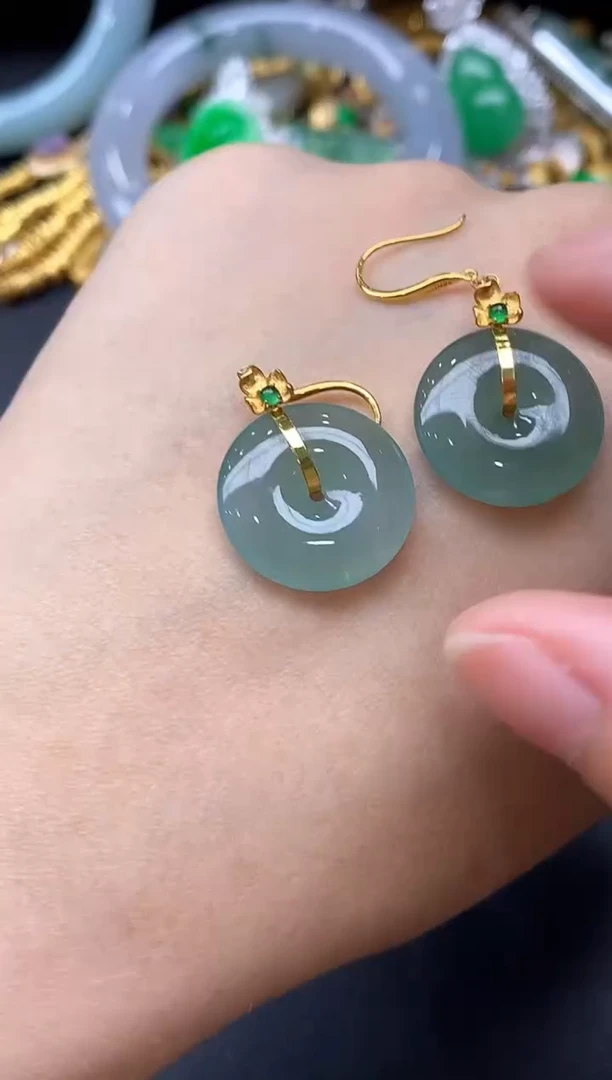 颈饰18K金镶嵌翡翠252-中国好珍宝