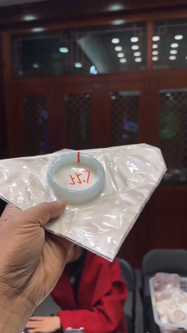 【闪购商品】翡翠手镯未镶嵌手镯