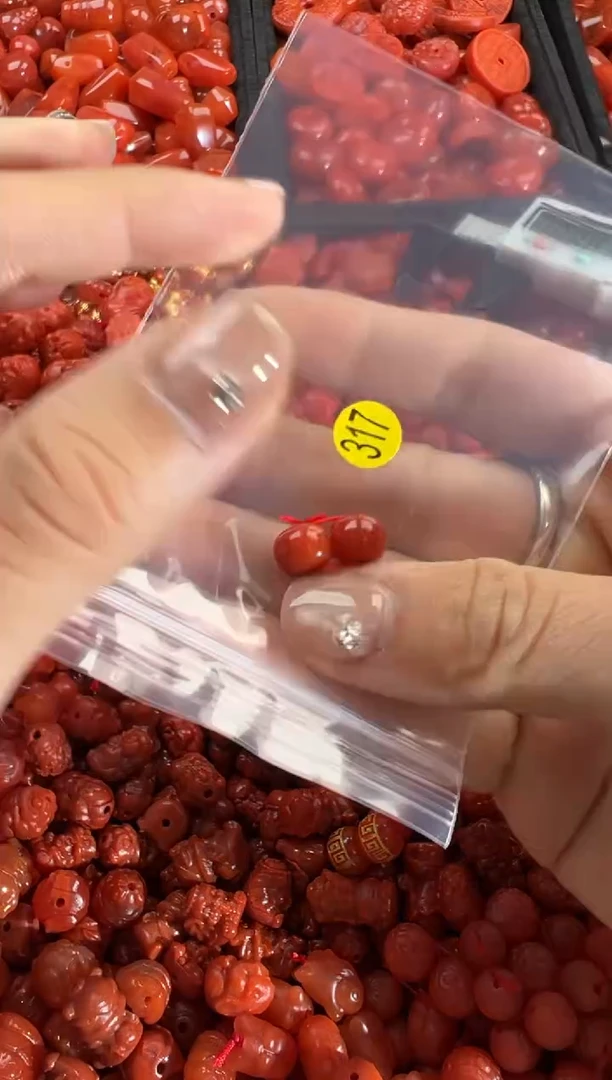 【闪购商品】南红玛瑙颈饰未镶嵌1