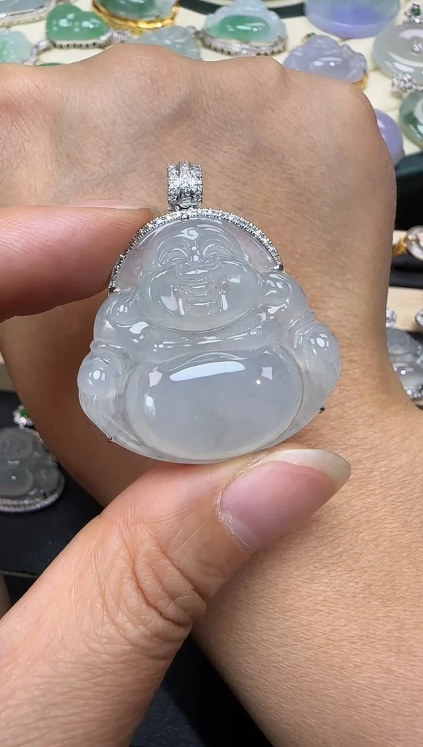 颈饰18K金镶嵌翡翠佛公