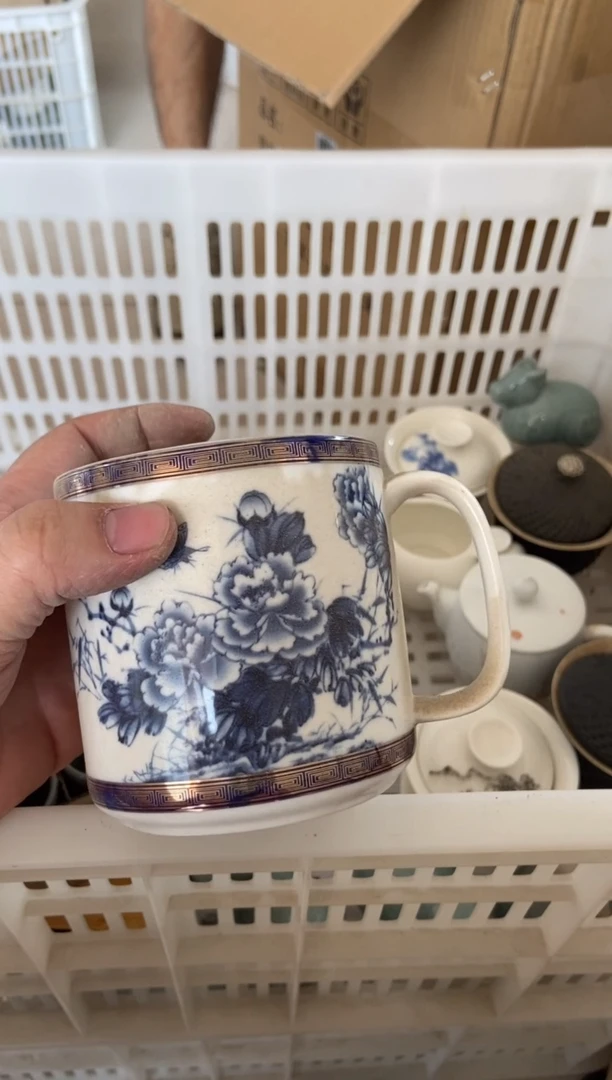 无运费险有瑕疵的摄影的产品有使用过的痕迹有点脏介意勿拍