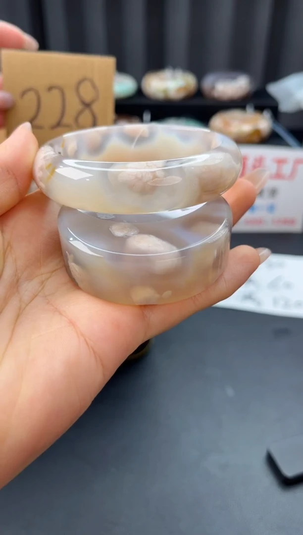 未镶嵌手镯石英质玉赠送镯心（59圈口）