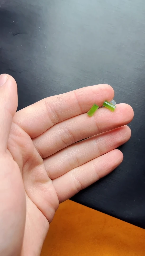 【闪购商品】和田玉耳钉18K金镶嵌竹节耳钉kk