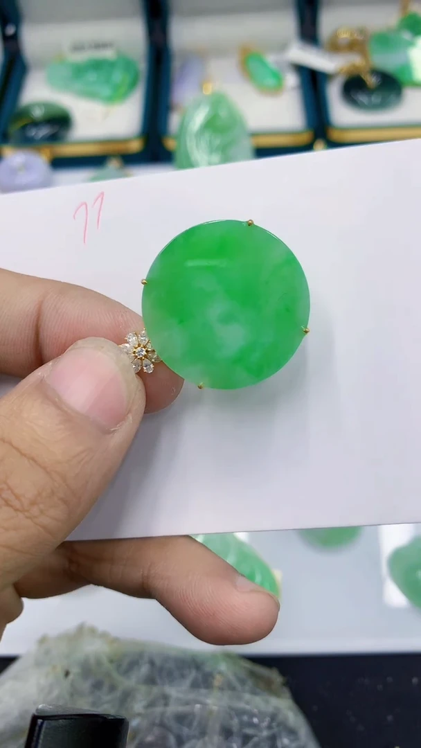 颈饰18K金镶嵌翡翠1111111