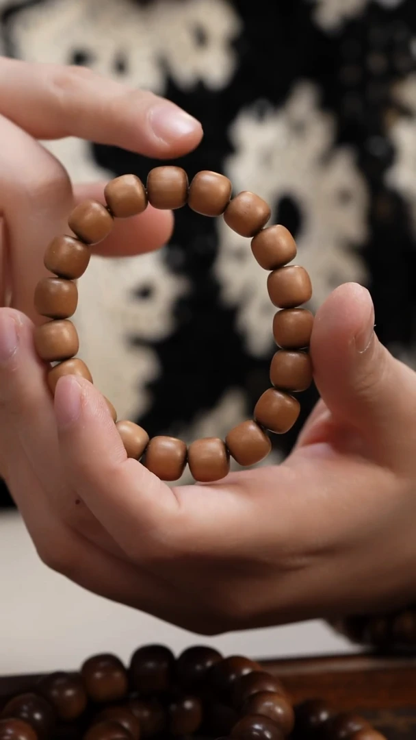 檀香木手串/手链老山檀香10*11老型单圈奶香