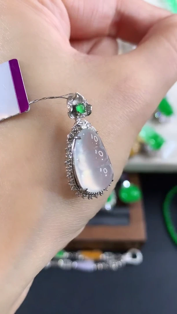 吊坠(不含链)18K金镶嵌翡翠217