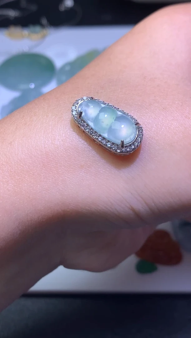 颈饰未镶嵌翡翠净货