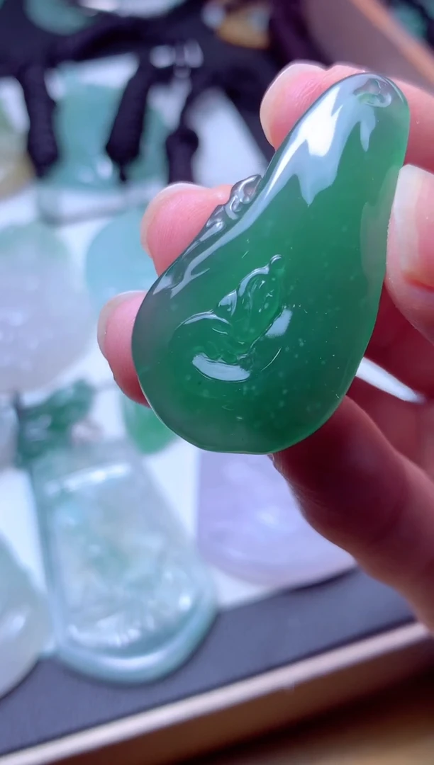 颈饰未镶嵌翡翠天然A货翡翠