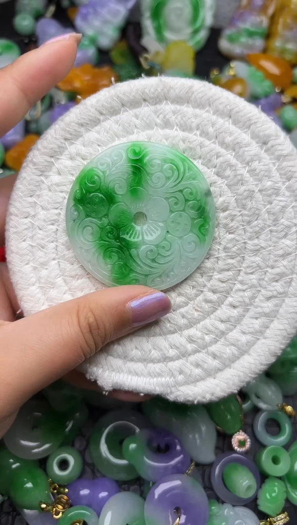 颈饰未镶嵌翡翠缅甸翡翠吊坠