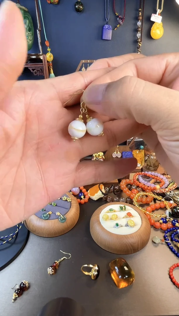 救**y珐琅金丝贝设计耳坠