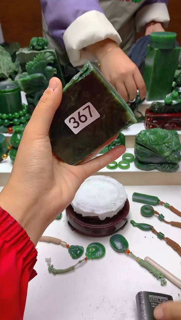 未镶嵌和田玉摆件1