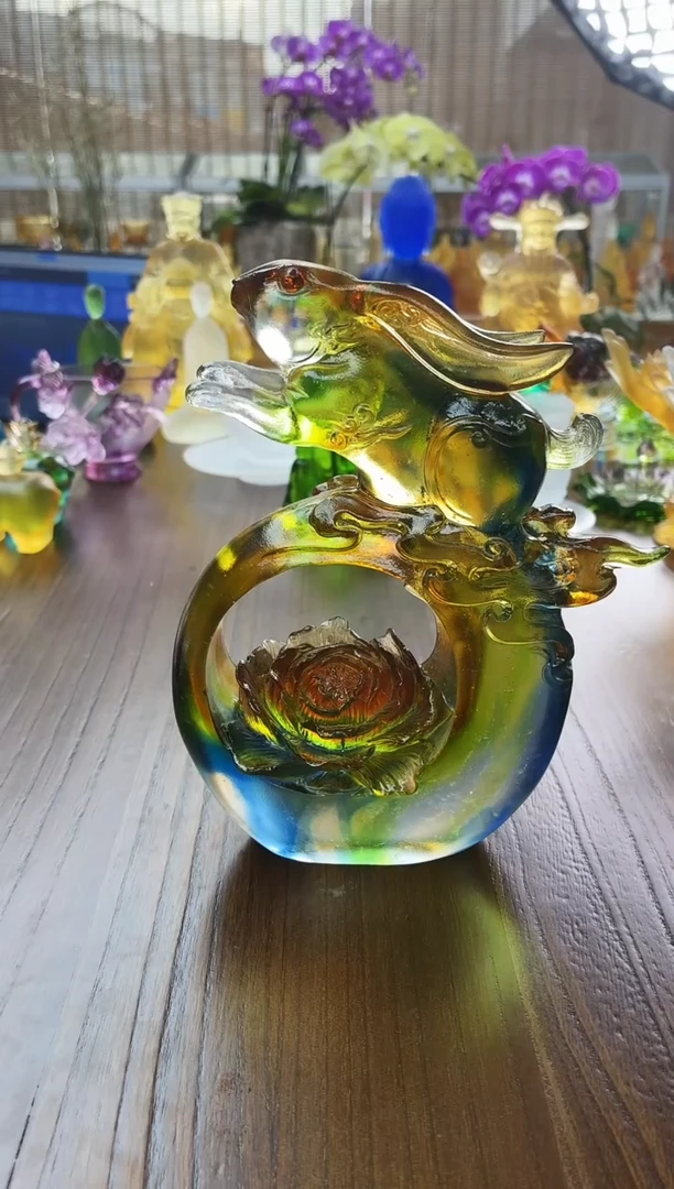 手工艺品琉璃彩色牡丹祥云兔子摆件16*13公分【有微汽泡】