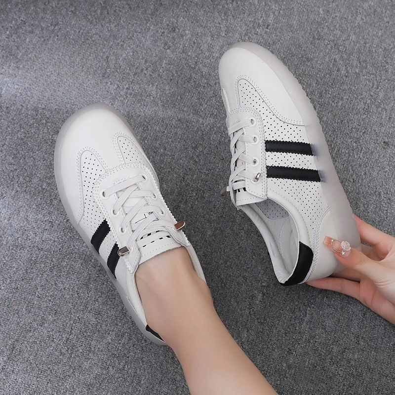 打孔2025新款小白鞋休闲妈妈鞋健步软底镂空一脚蹬