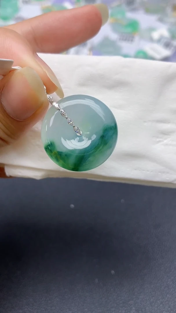 颈饰18K金镶嵌翡翠天然缅甸a货翡翠百元以上9元证书费自理