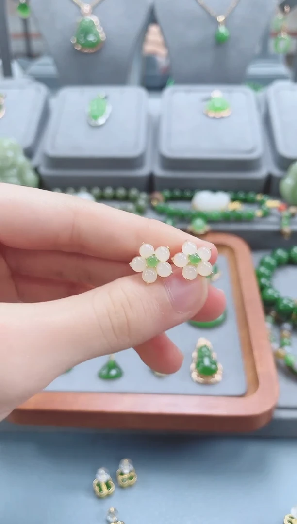 银S925镀金镶嵌和田玉耳饰 银S925镀金镶嵌 和田玉 耳饰