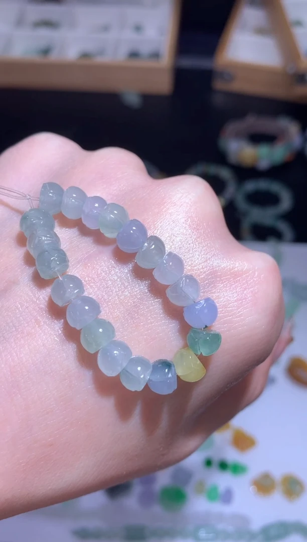 未镶嵌定制翡翠莲花珠手串